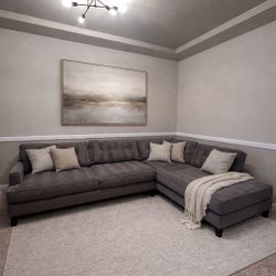 Gray Modern Sectional w/Chaise