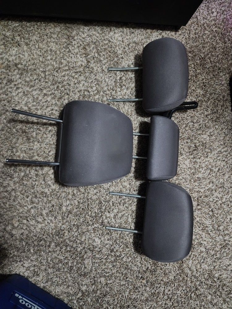 2006 Subaru Impreza Headrests 