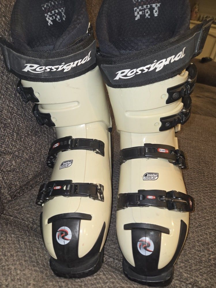 Rossignol "Free Ride " Ski Boots, Size Mondo 28.5, Great Condition.