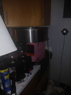 Cotton candy machine