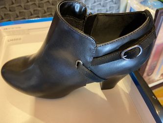 Easy Street booties Black size 7.5 W