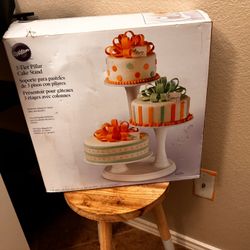 New white Wilton Pillar Style 3-Tier Cake Stand