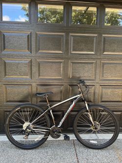 Specialized Hardrock SE Mountain Bike 29”