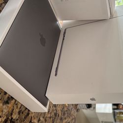 MacBook Pro 13’ 2017 i5 