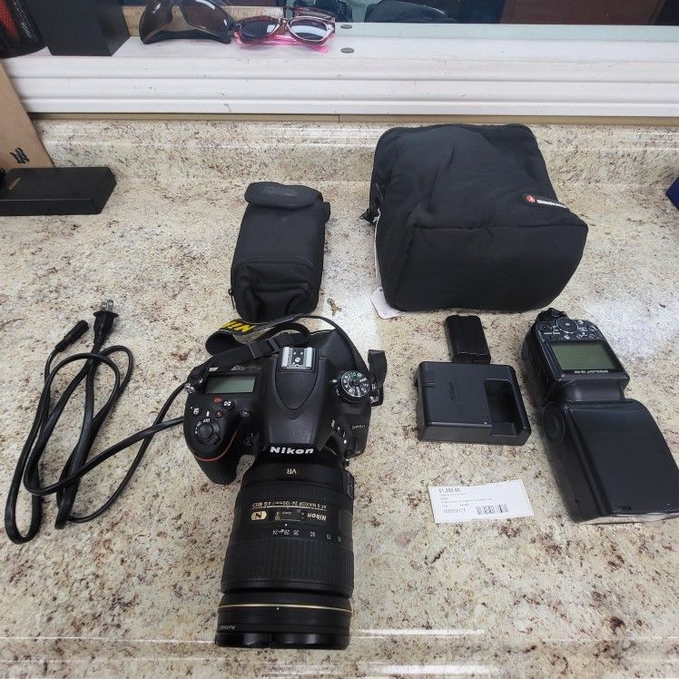 Nikon Comes In Bag AFS Nikkor 24-120mm Lens