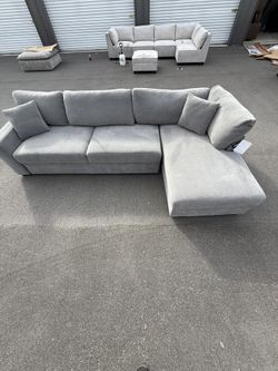 🚚‼️FREE DELIVERY Convertible Sectional Sofa with Chaise