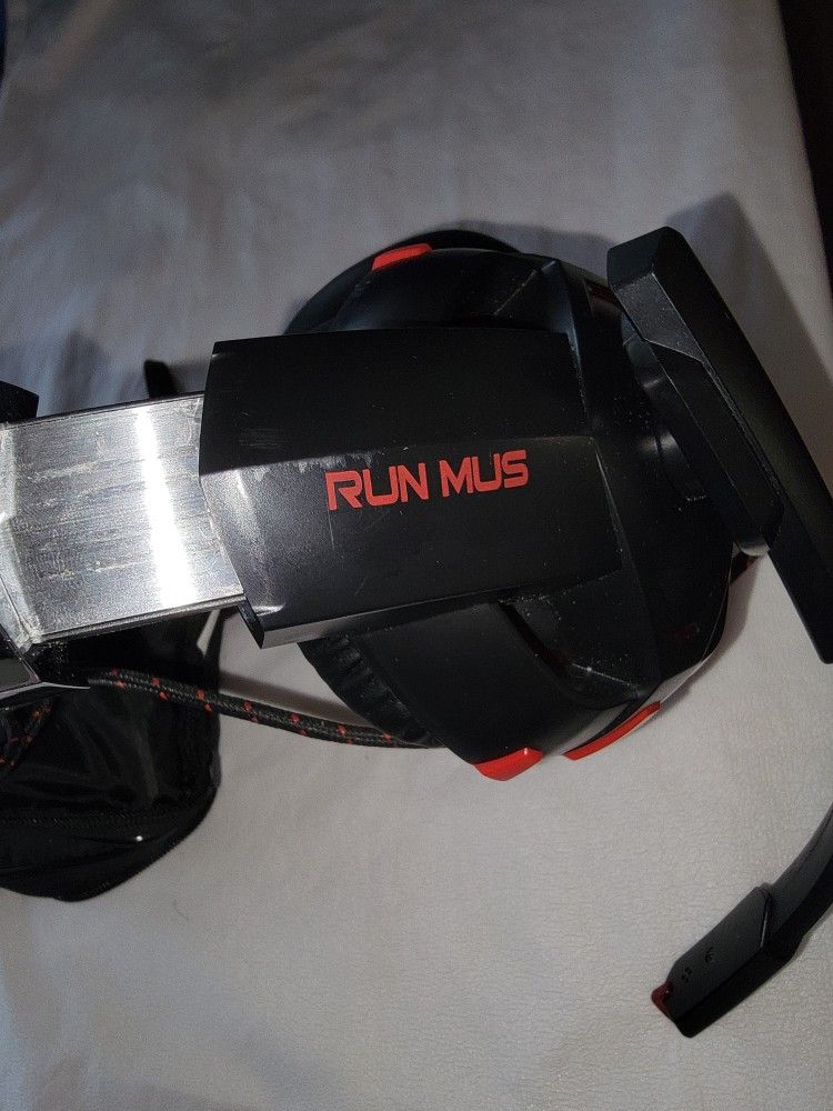 Used Run Mus Headphones