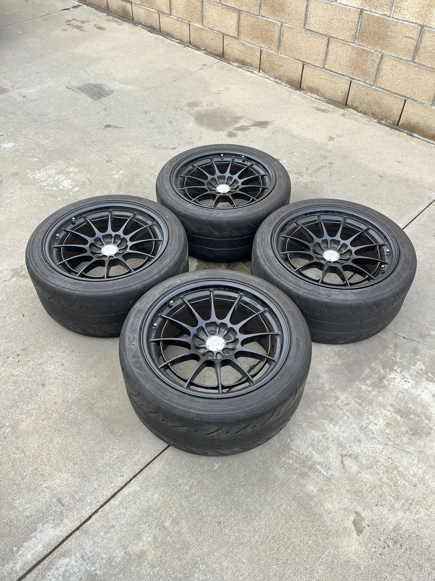 ENKEI NT03+M 18x9.5 +40mm (5x100)