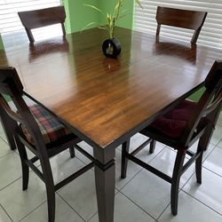 6 Seat Breakfast /Dining expandable Table 