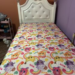 Tufted White Twin Size Bed 