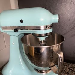 KitchenAid Deluxe 4.5 Quart Tilt-Head Stand Mixer 