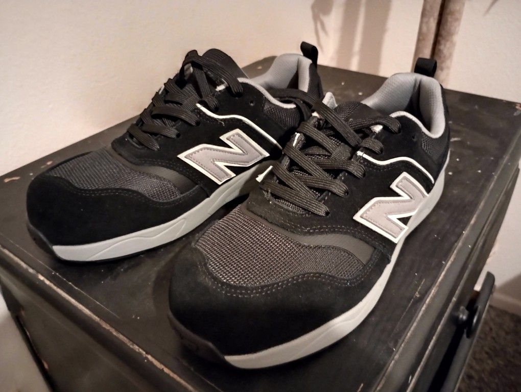 New Balance Size 10 Black And Gray Shoes