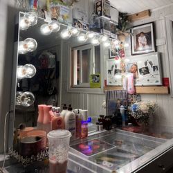 Impressions Bluetooth Vanity Mirror 