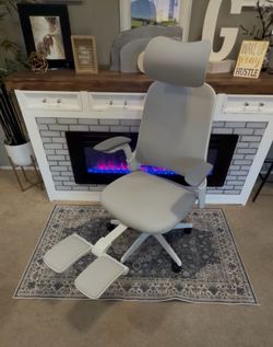 BRAND NEW**Sunaofe Boss Pro Leather Gaming Chair Ergonomic Office Chair with Footrest - Executive Chair, 4D Arms