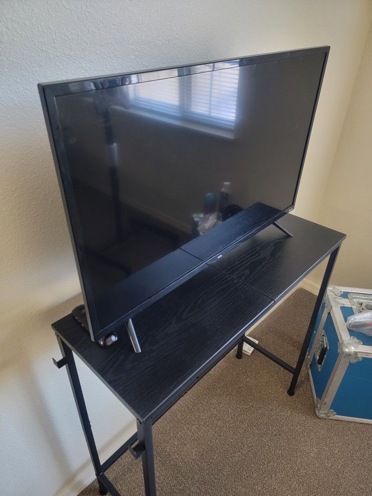 TCL 32" Roku Smart TV