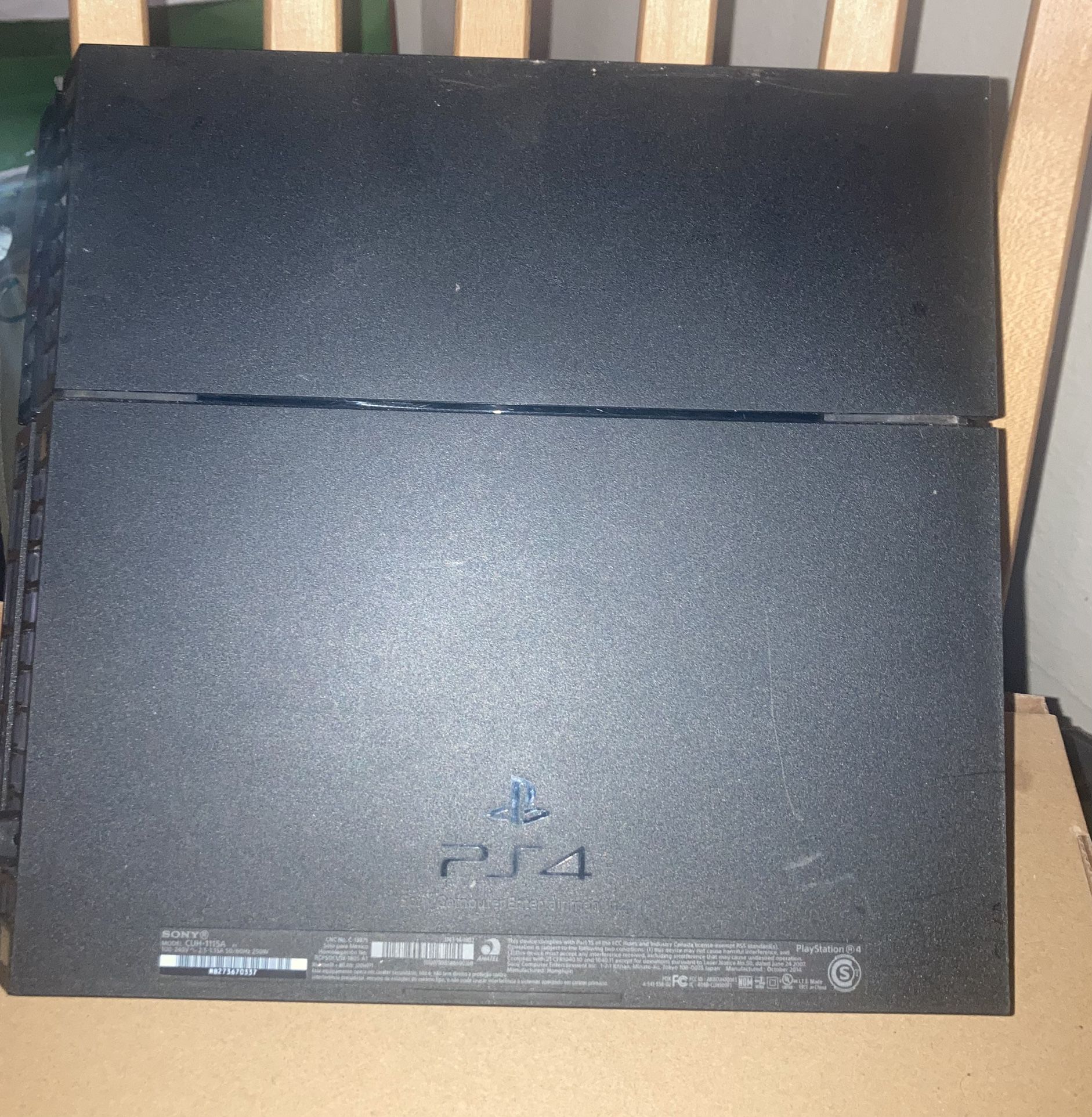 PS4 With 12 GAMES BARELY USED 