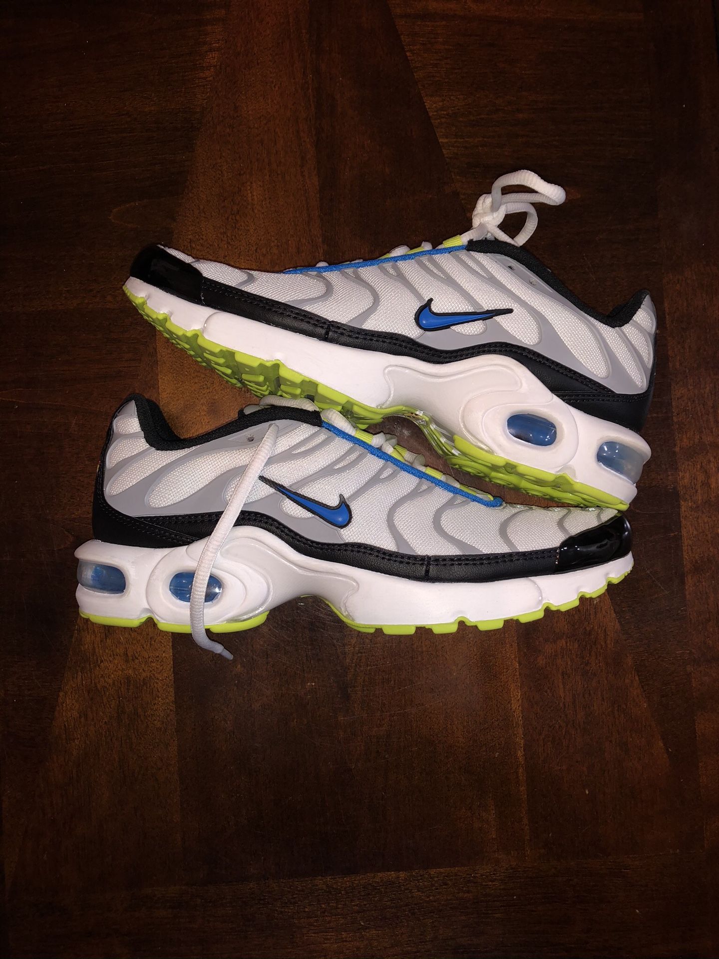 Nike air max plus size 6.5y women size 8