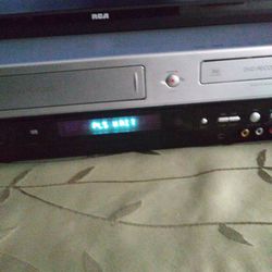 RCA DRC 8320N. Vhs/dvd Combo Recorder Player, used non-working with manual and remote.