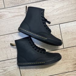Dr. Martens Like New Women’s Boots Size 7