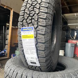 BRAND NEW SET OF GOODYEAR ALL TERRAIN TIRES 235/75r15