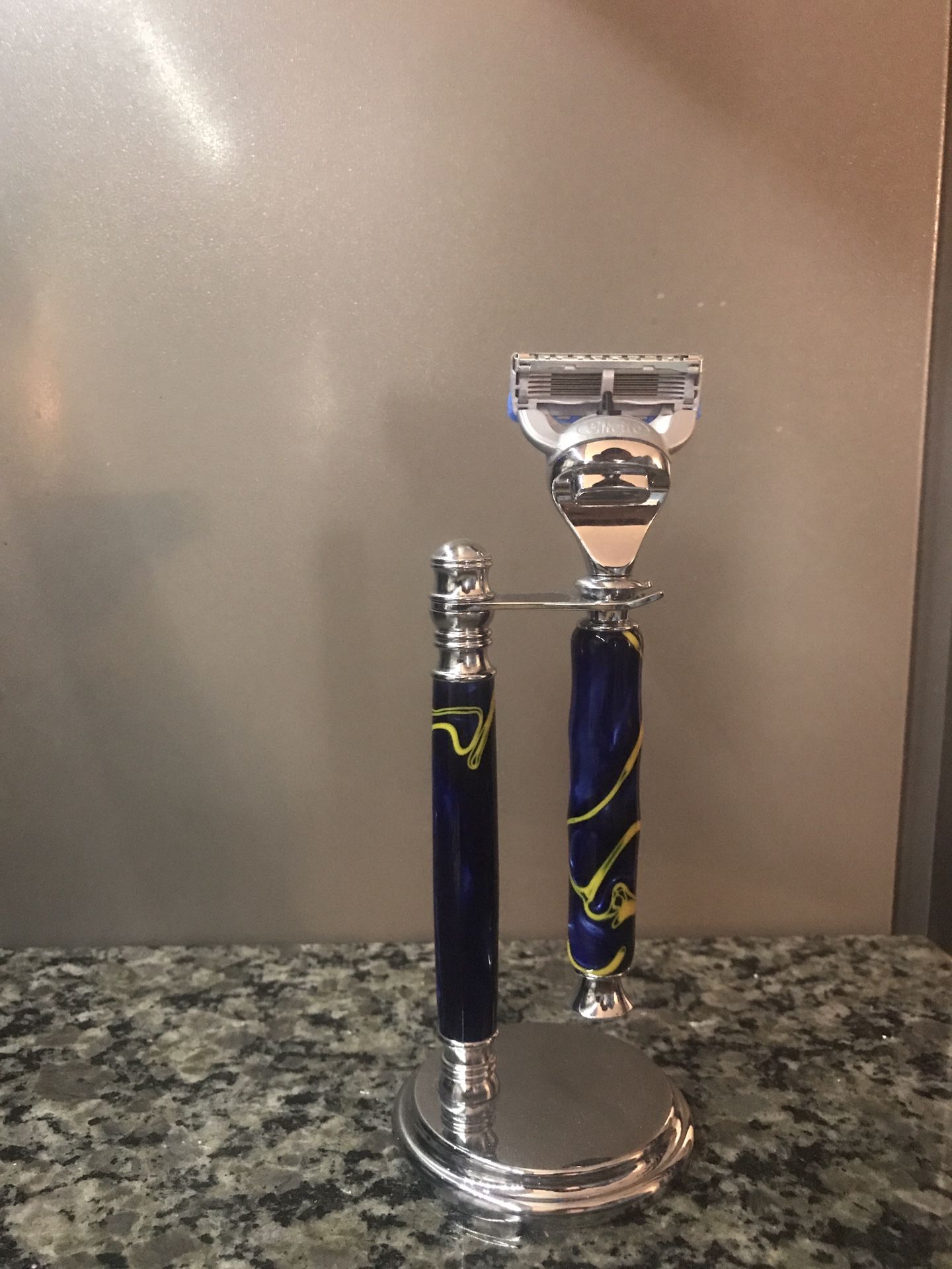 Chrome Razor & Stand