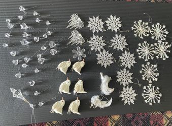 White And Silver Christmas Decor