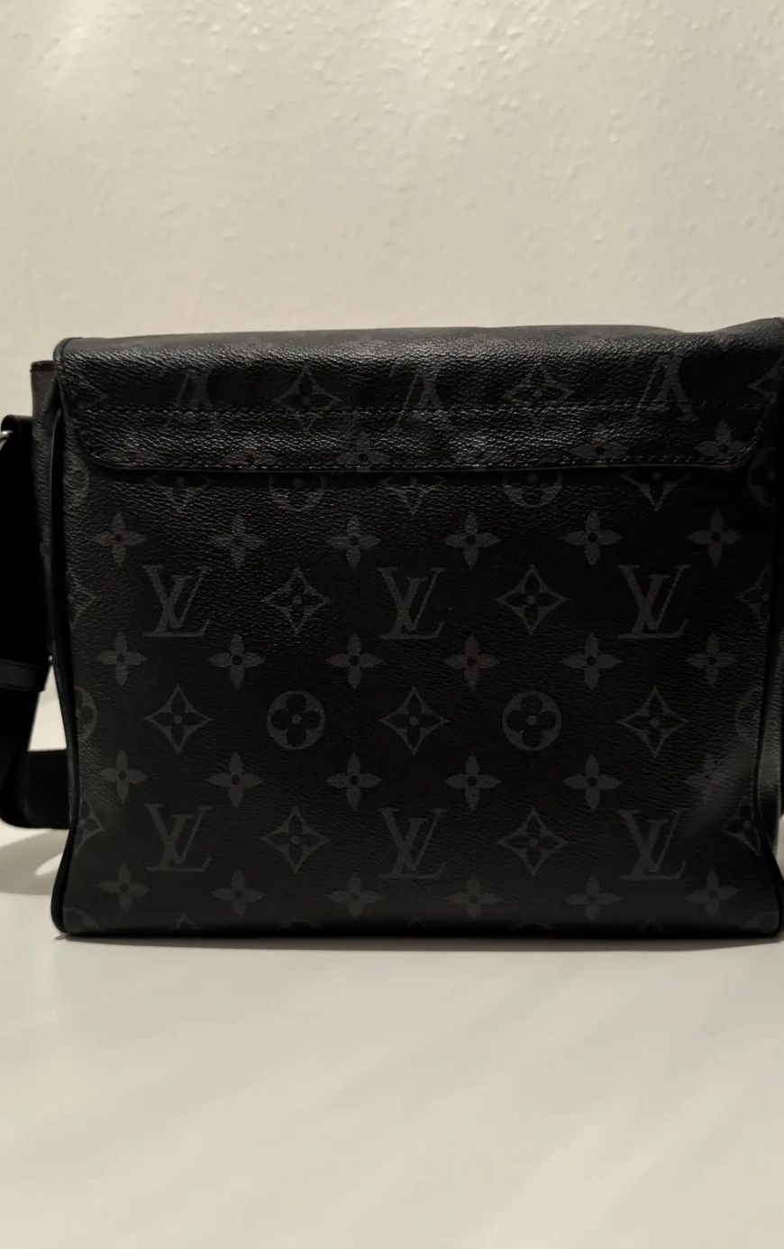 Louis Vuitton messenger bag