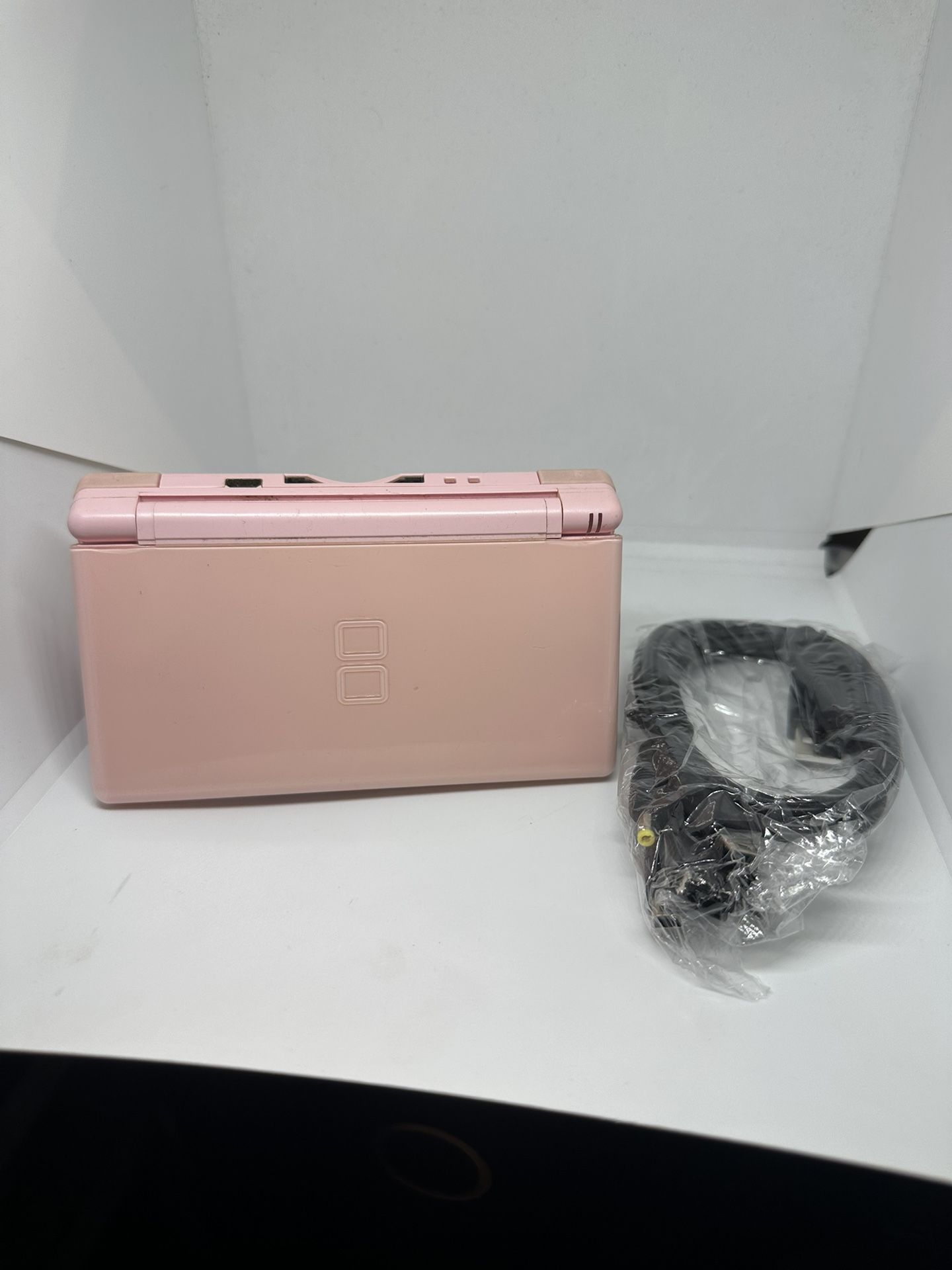 Nintendo DS Lite pink w/charger