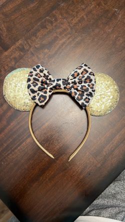 Minnie Mouse ears