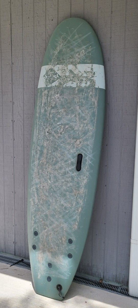 BEGINNER SURFBOARD - $195 OBO