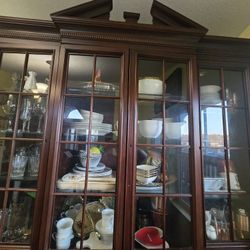 China Cabinet Hutch