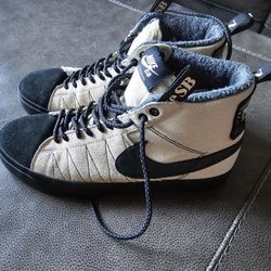 Nike SB Blazer Mid Premium Acclimate Pack - Rattan Black

+ NIKE tech