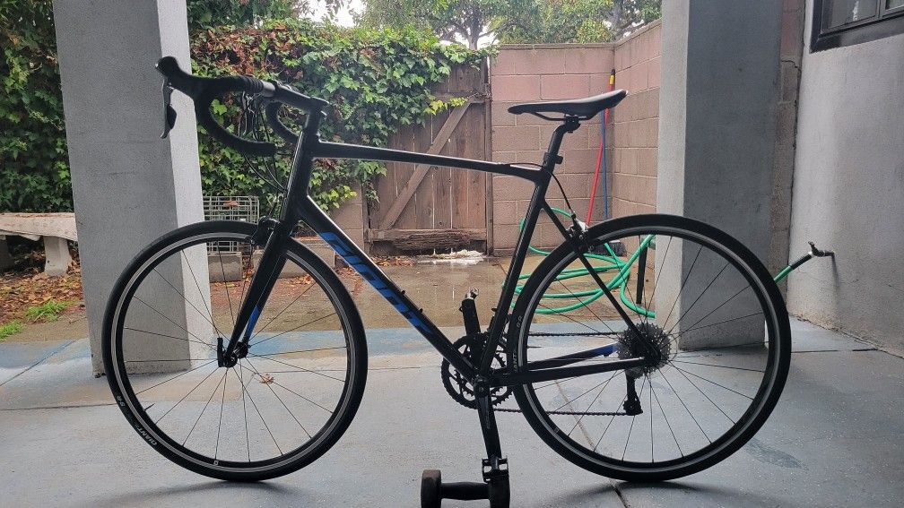 2021 Giant Contend 3 XL Road Bike