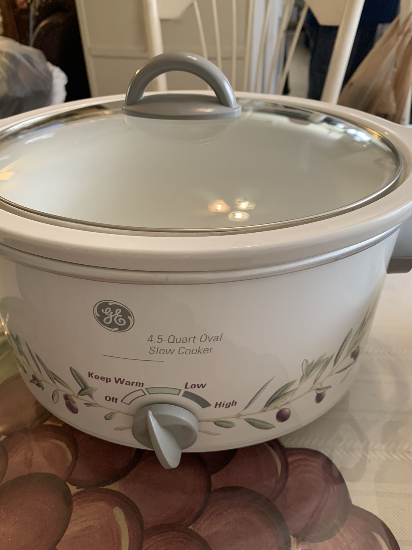Two crock pot’s.