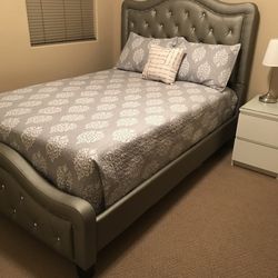 Full Size Bed No Mattress. 