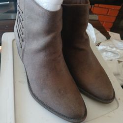 Women Boots 7.5