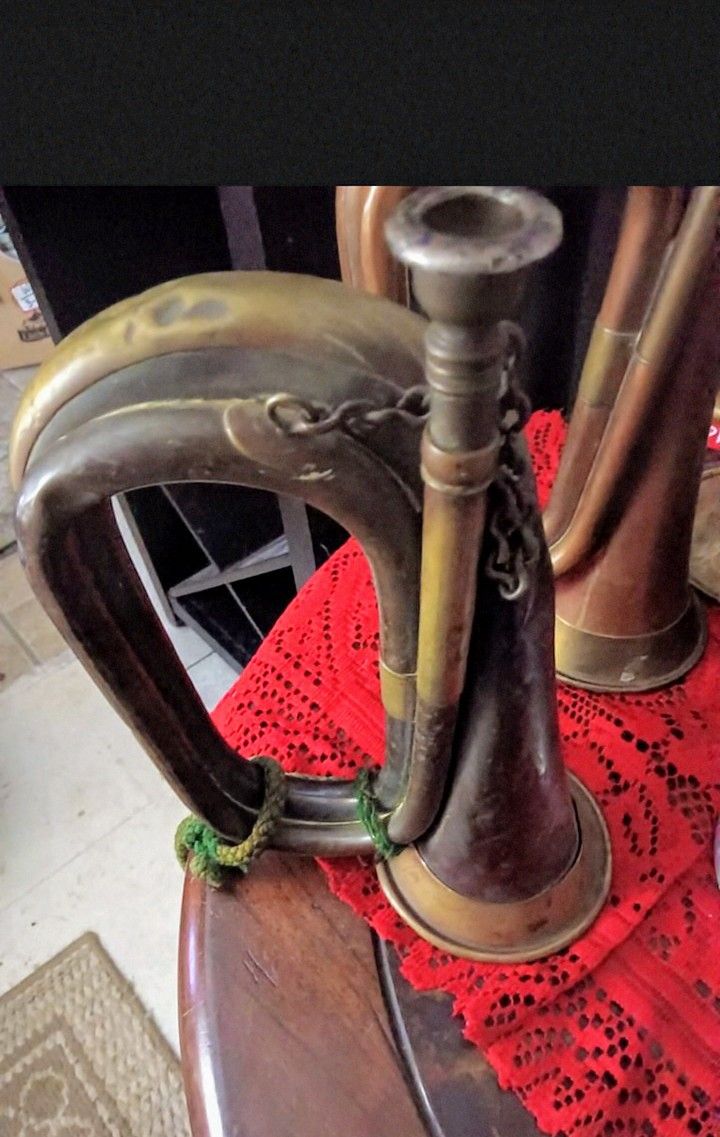 Vintage MILITARY Style CALVARY BUGLE Signal Horn Display Brass