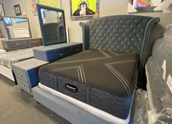 Queen BEAUTYREST Black C-Class medium Tight Top or Plush Pillow Top Mattress Pocketed Coils Cooling Memory Foam $1,200 ($3,500+ msrp) pick up can deli