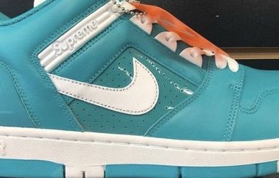 New Supreme AF2 Sz. 11 (NO TRADES)