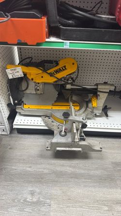 DeWalt DWS779 12-Inch Double-Bevel Sliding Compound Miter Saw