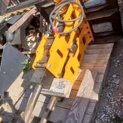 Bobcat concrete breaker D680