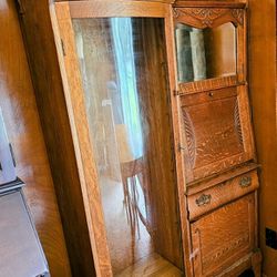 Gorgeous 1890's Solid Wood Secretary w/Bookcase