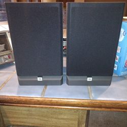 JBL model P20 bookshelf Speakers


