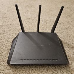 Netgear WiFi Rauter With Cables
