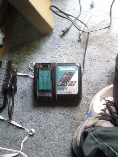 Makita Battery Charger