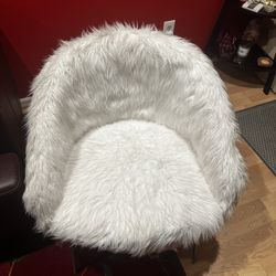 White Fur Chair 