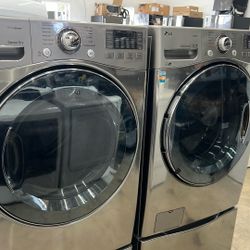 LG Front Load Washer & Dryer Set – Excellent Condition 🔥