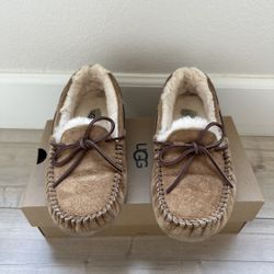 UGG Dakota Slippers