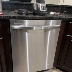 Whirlpool Stainless Dishwasher (Working)