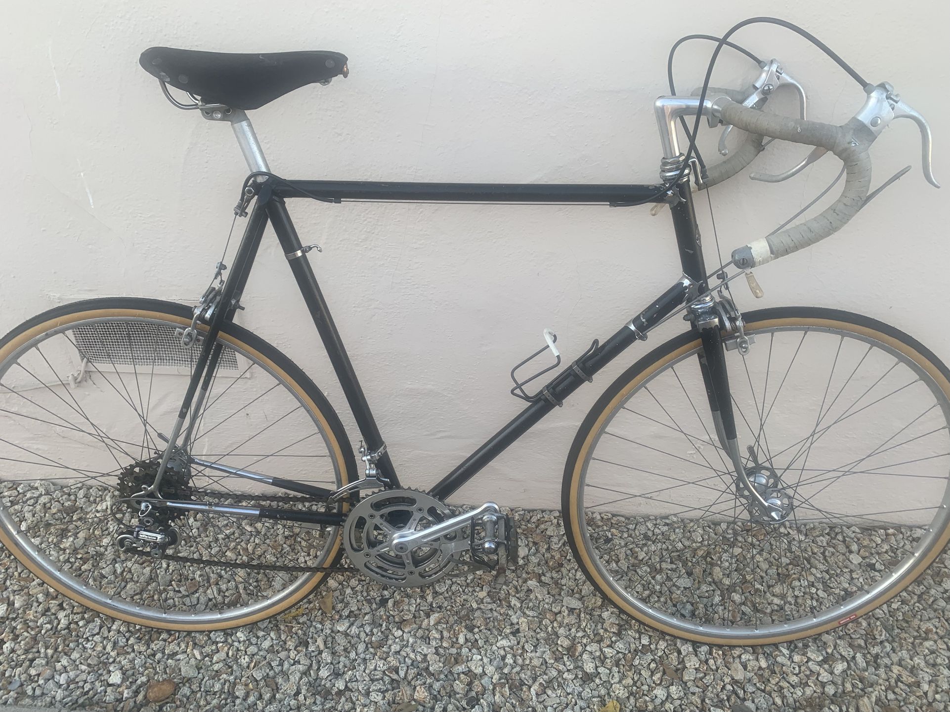 VINTAGE SCHWINN PARAMOUNT ROAD BIKE 1972